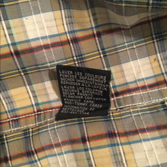 NWOT Tommy Hilfiger Men’s Short Sleeved Shirt - Picture 3 of 4